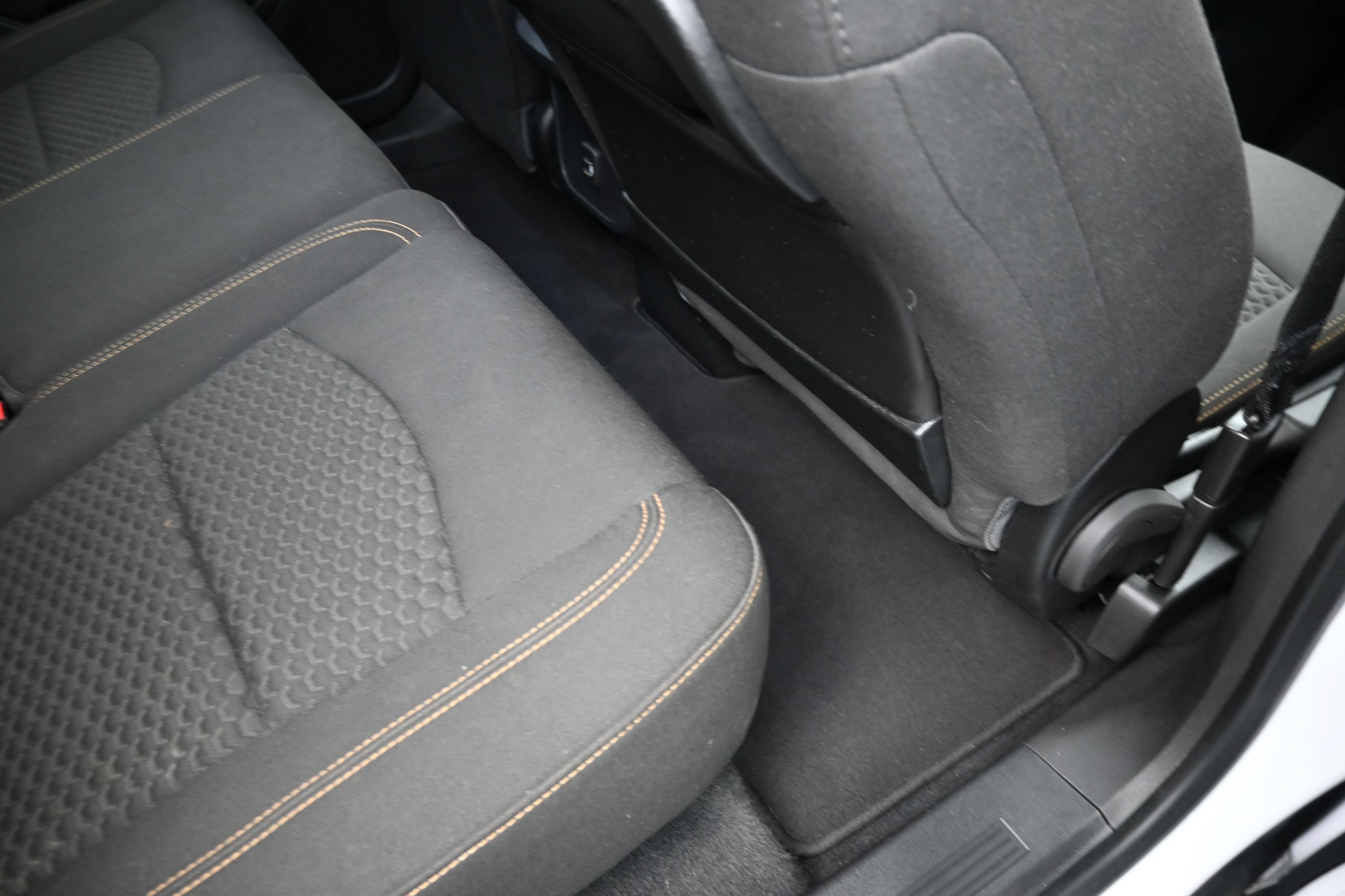 Used 2020 GMC Terrain SLE w/ Driver Convenience Package FWD image 18