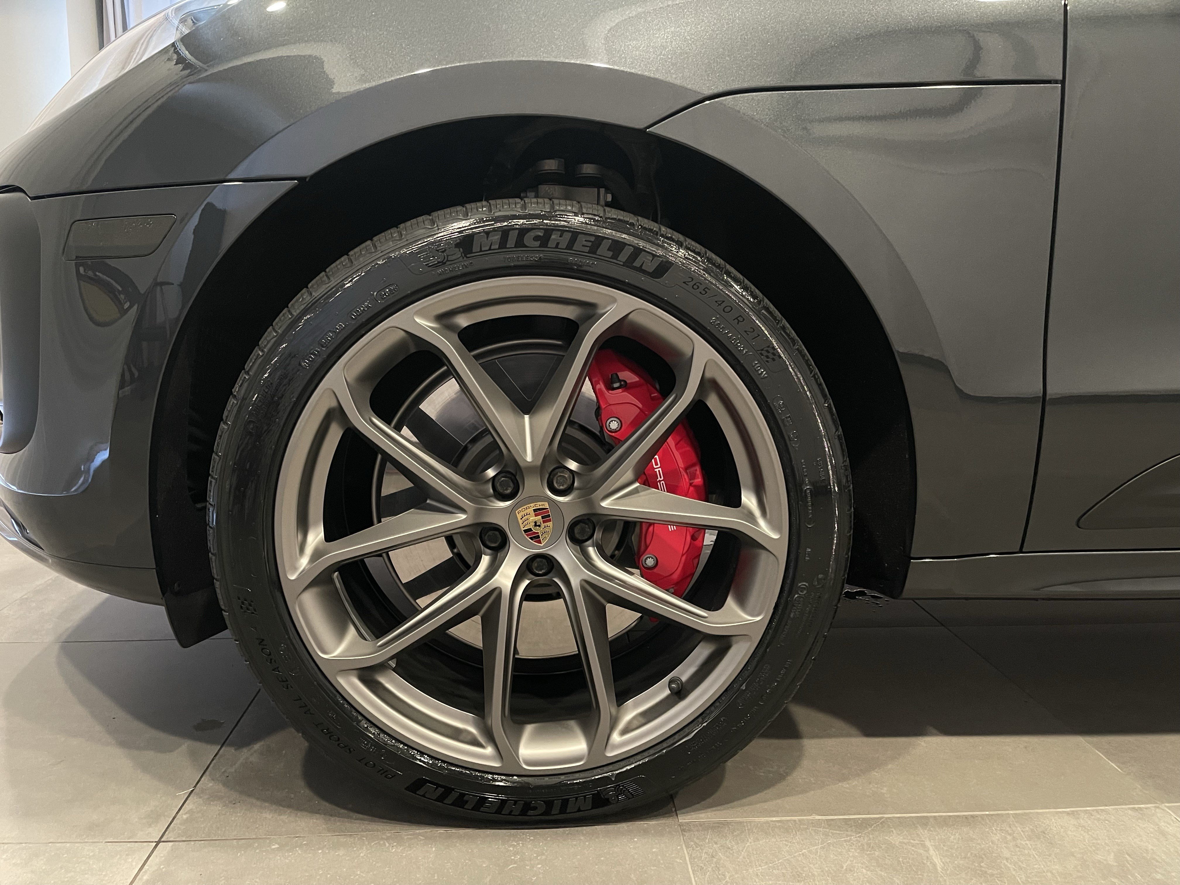 Used 2022 Porsche Macan GTS AWD/4WD image 7