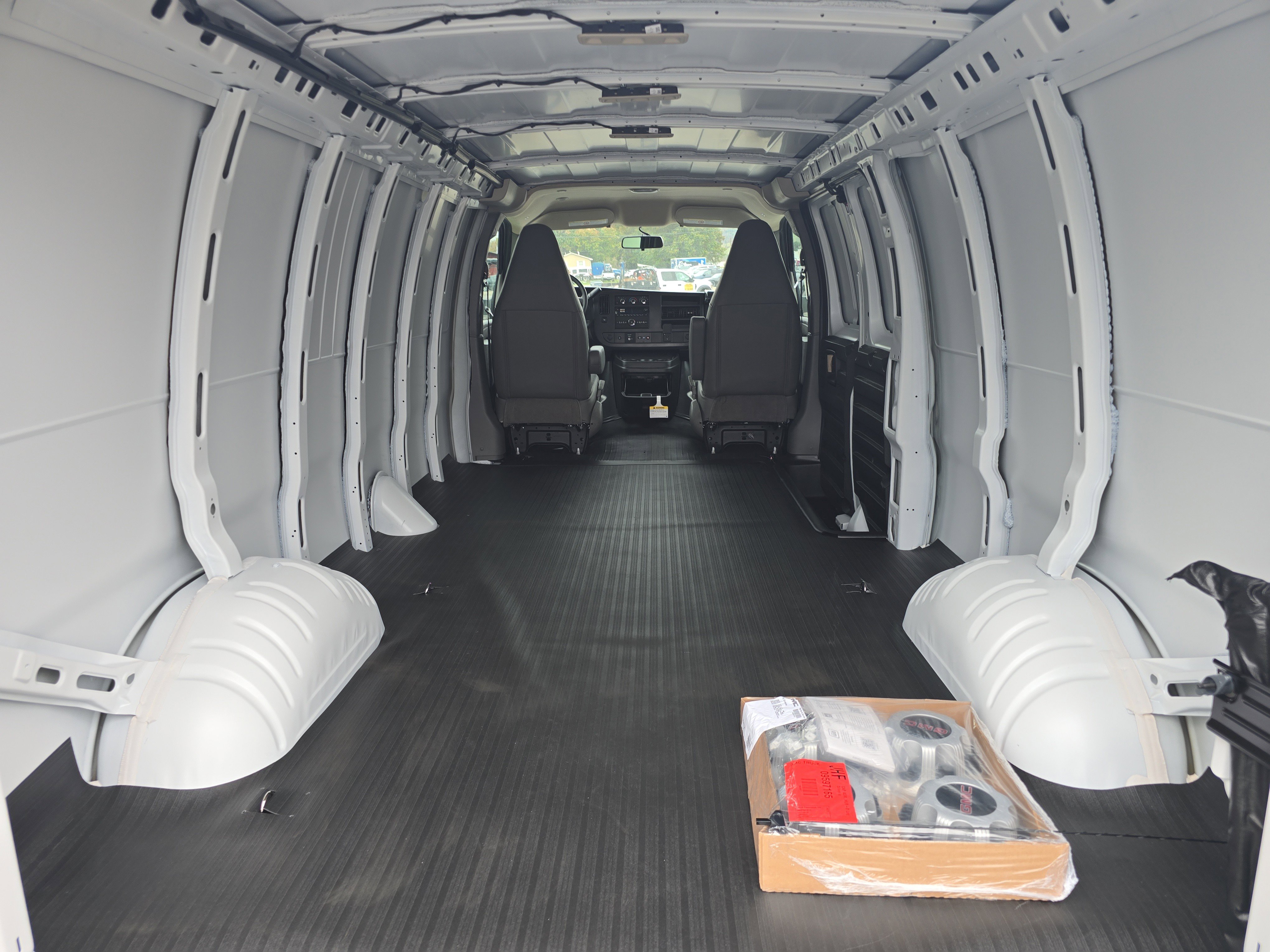 New 2025 GMC Savana 3500 Extended w/ Driver Convenience Package image 6