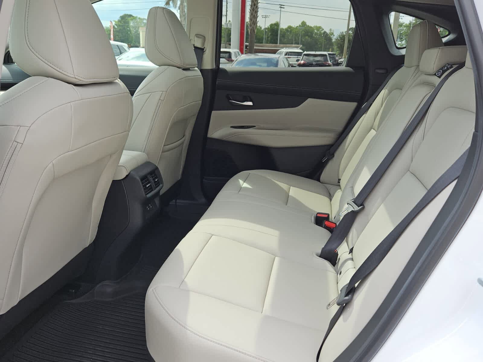Used 2025 Nissan Murano SL w/ Cargo Package AWD/4WD image 4