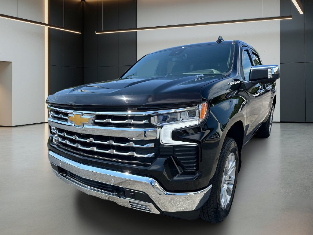 Used 2025 Chevrolet Silverado 1500 LTZ w/ LTZ Convenience Package II AWD/4WD image 11
