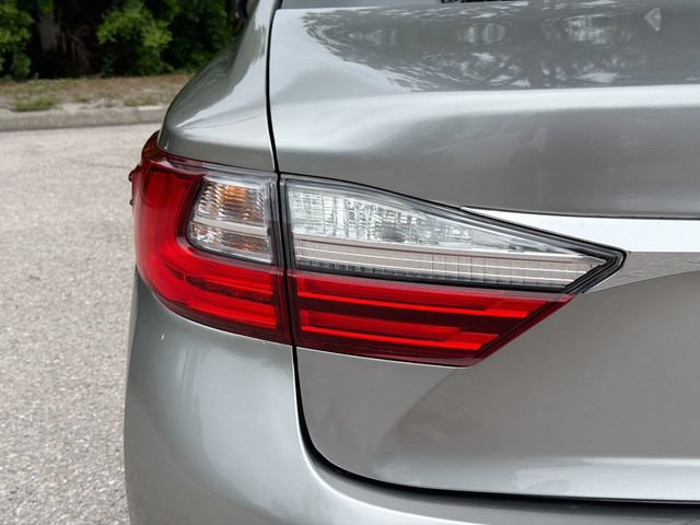Used 2016 Lexus ES 350 w/ Premium Package w/Wood Trim FWD image 10
