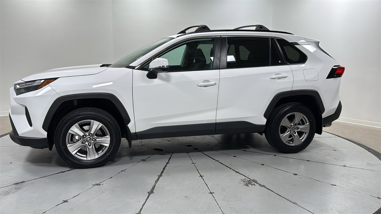 Used 2022 Toyota RAV4 XLE image 8