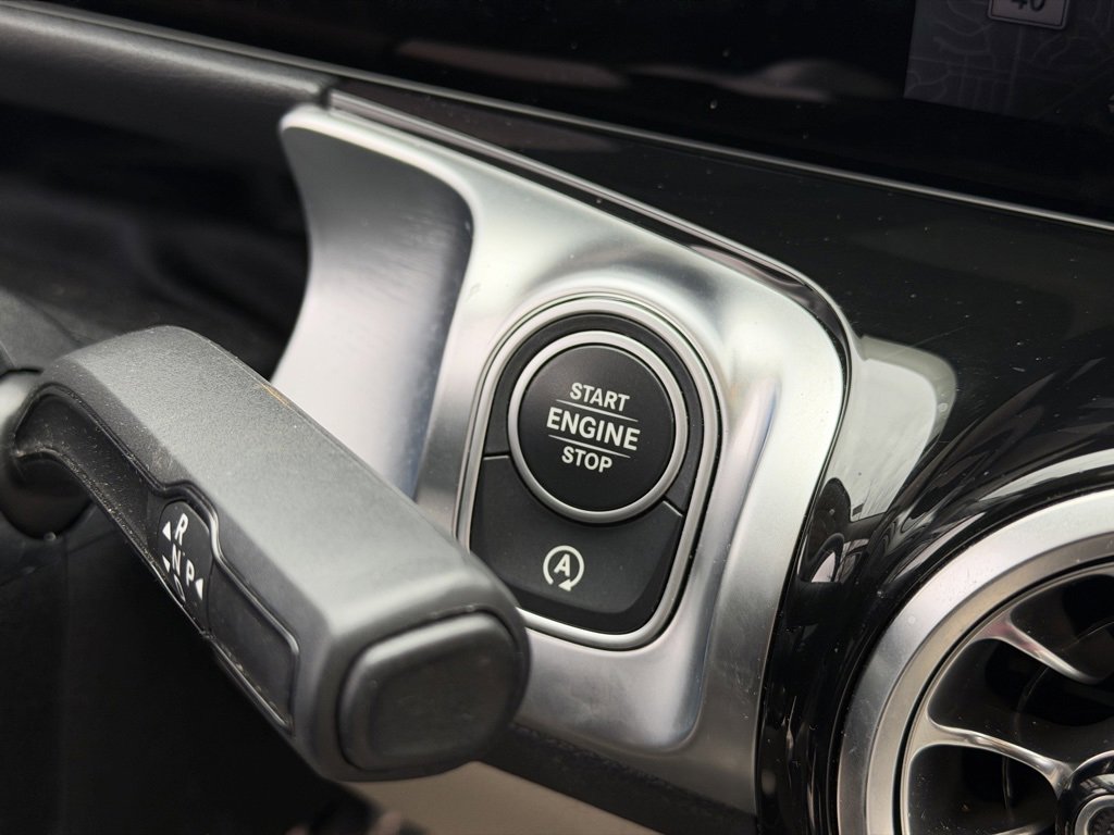 Used 2023 Mercedes-Benz GLB 250 4MATIC image 34