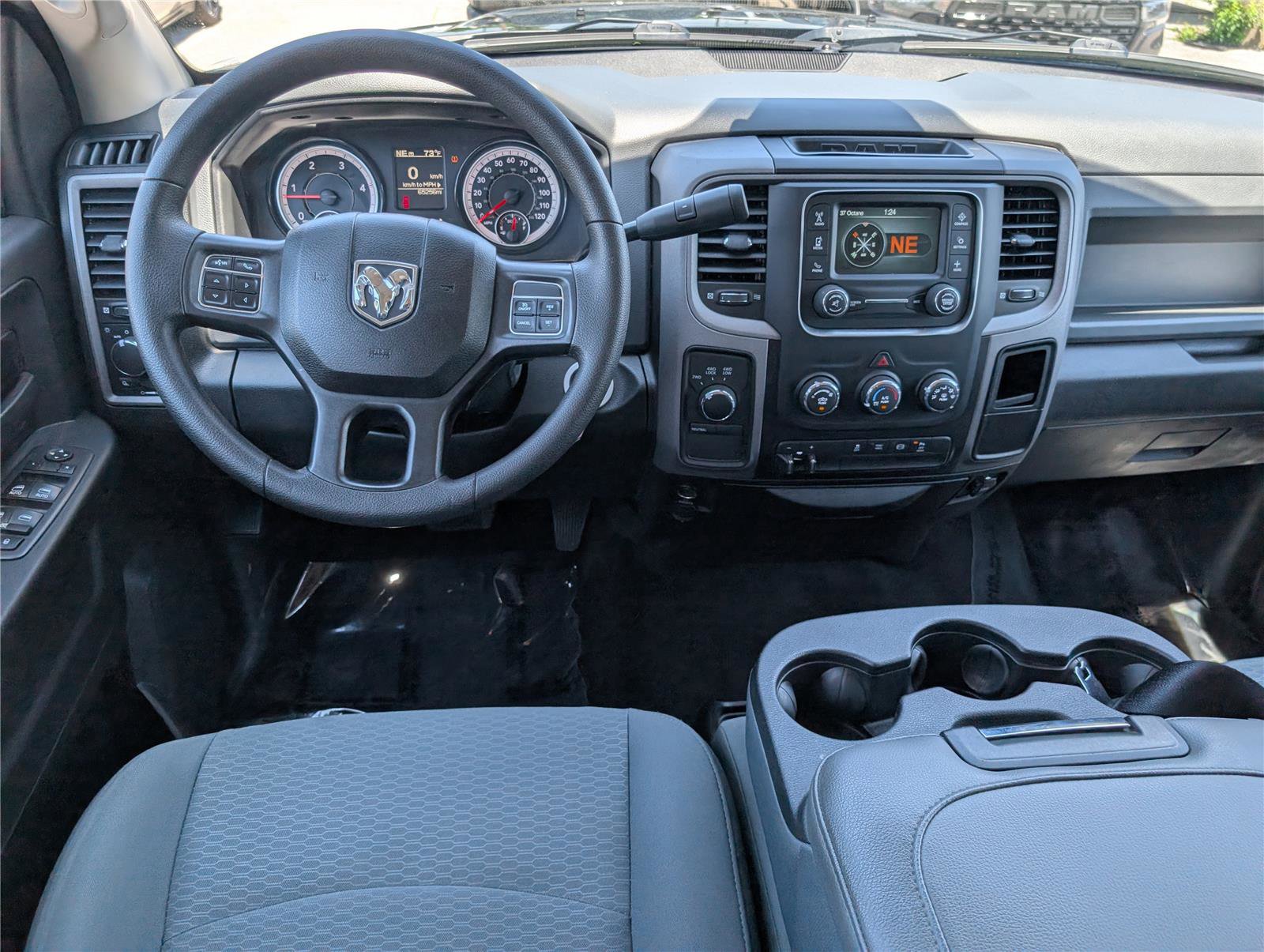 Used 2018 RAM 2500 Tradesman w/ Chrome Appearance Group AWD/4WD image 16