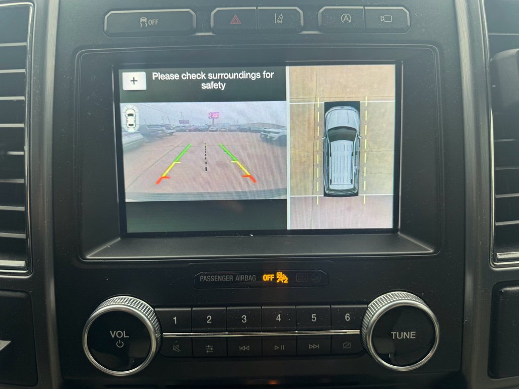 Used 2018 Ford Expedition Platinum image 24