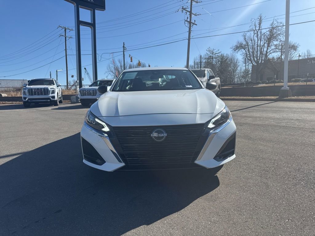 Used 2025 Nissan Altima 2.5 SV image 8