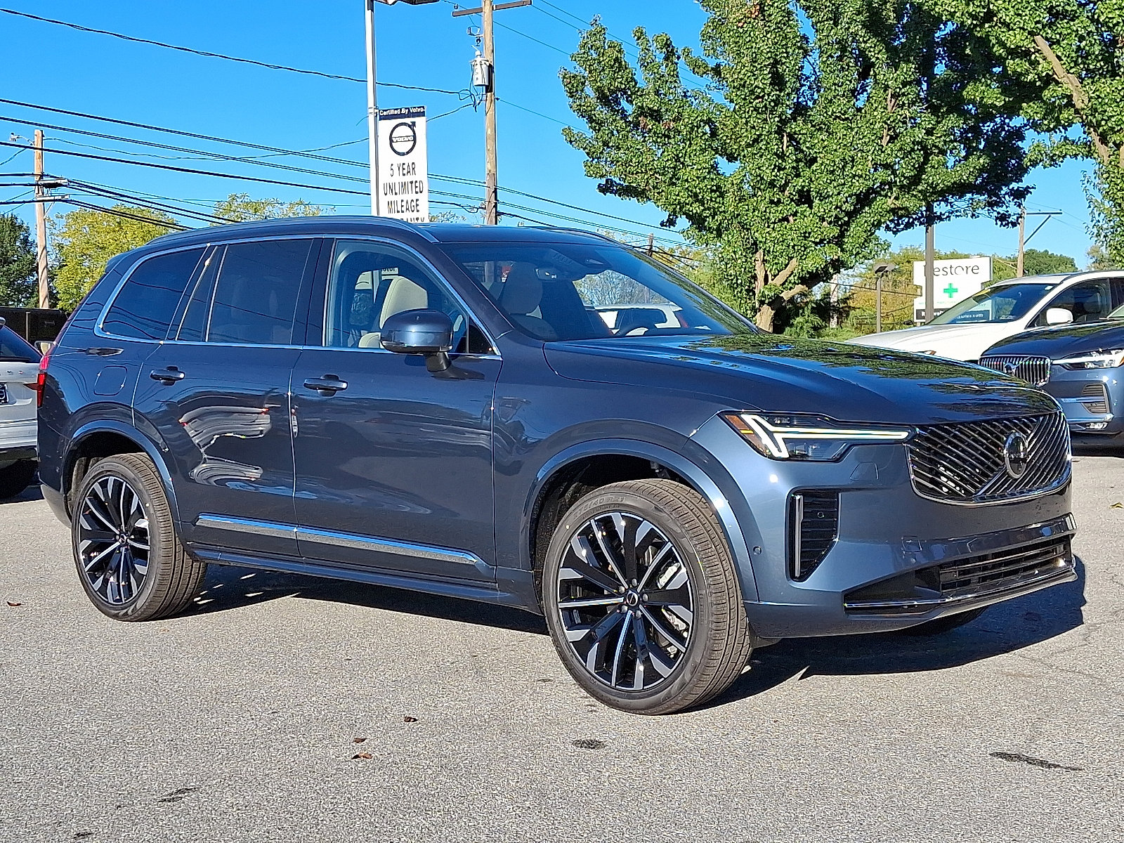 New 2026 Volvo XC90 B6 Plus w/ Protection Package Premier image 1