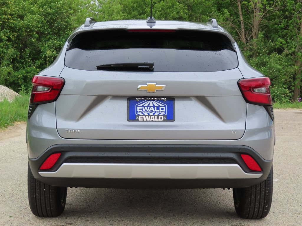 New 2026 Chevrolet Trax LT w/ Driver Confidence Package FWD image 16