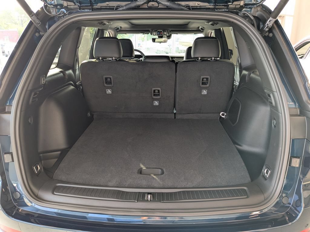 New 2027 Jeep Grand Cherokee Limited AWD/4WD image 9