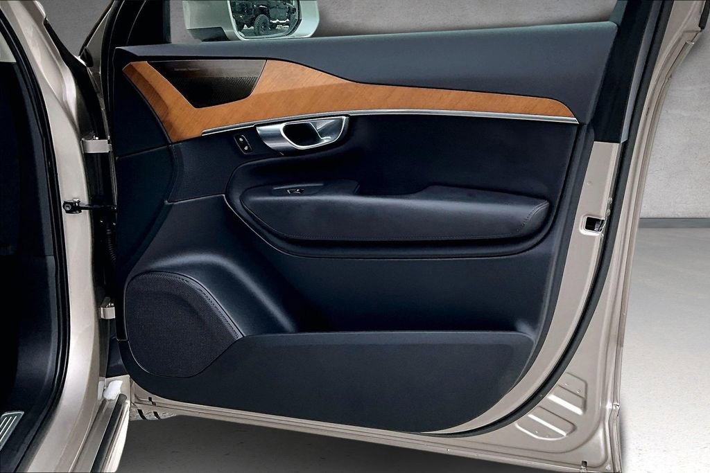 Certified 2023 Volvo XC90 B6 Plus w/ Protection Package Premier image 29