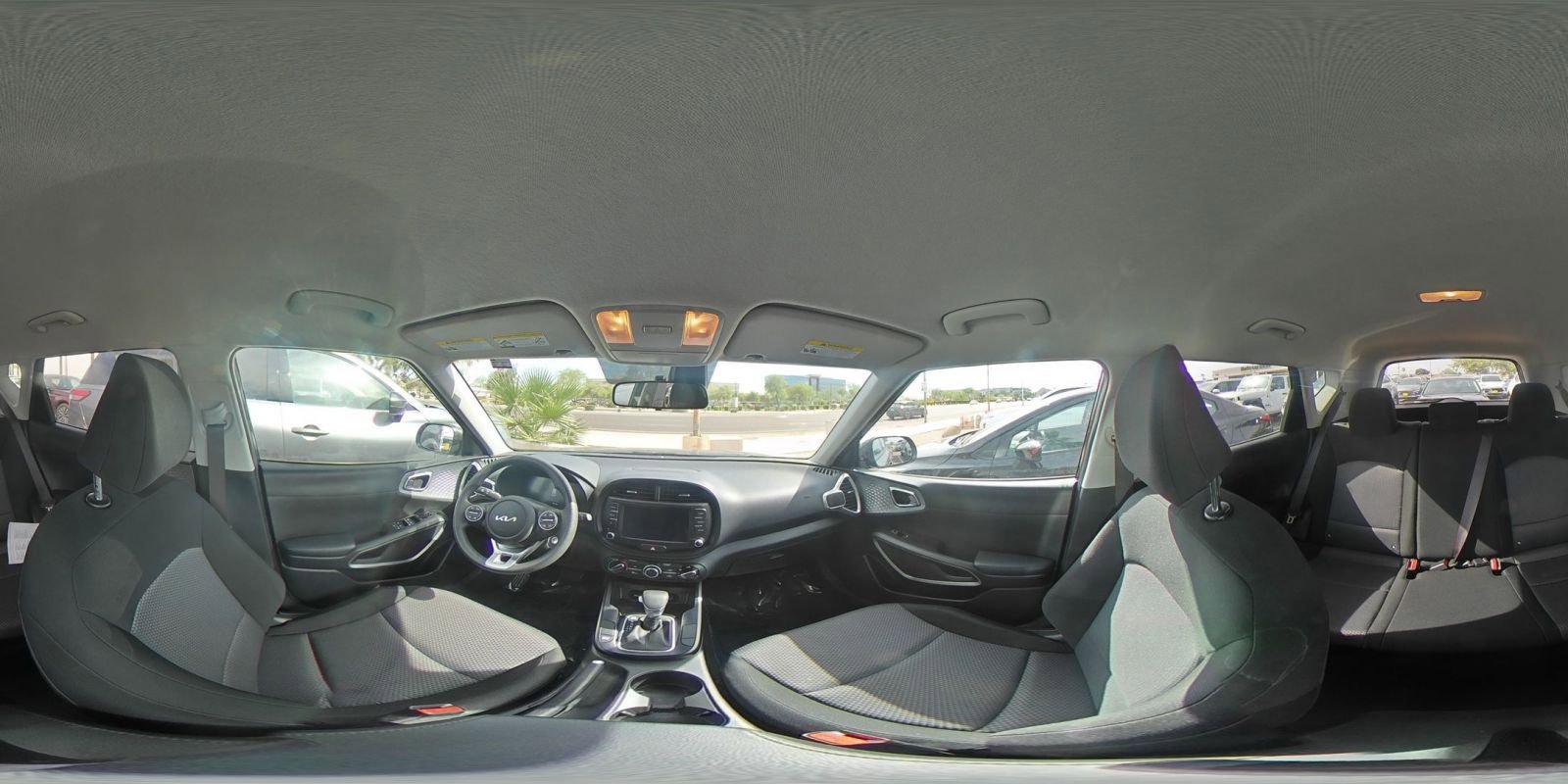 Used 2025 Kia Soul LX w/ LX Technology Package FWD image 40