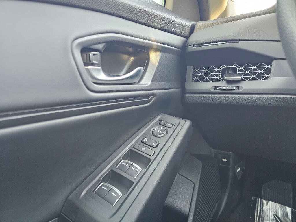 Used 2023 Honda Accord EX image 27