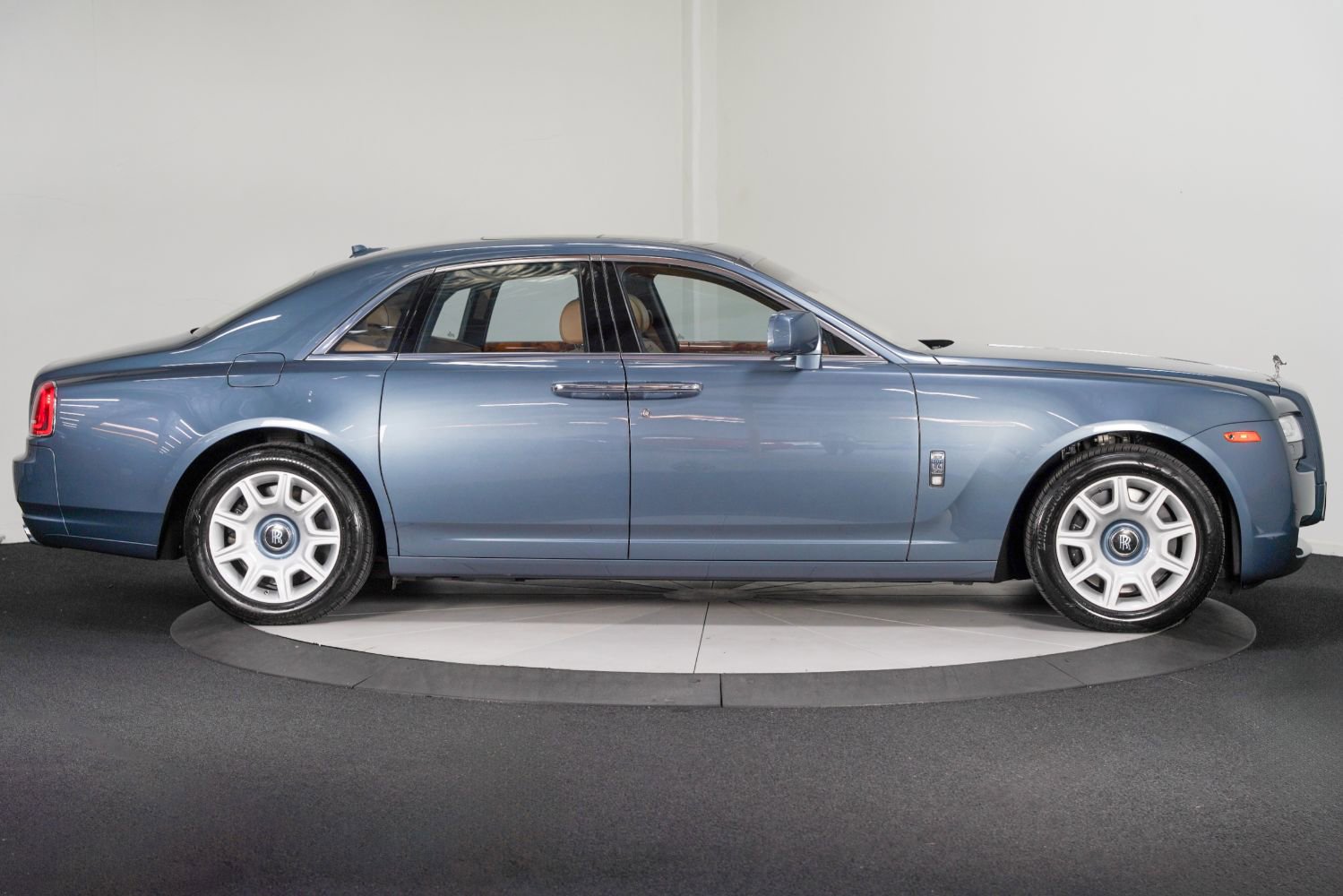 Used 2011 Rolls-Royce Ghost RWD image 8