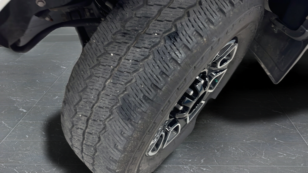 Used 2025 Ford F250 Platinum AWD/4WD image 41