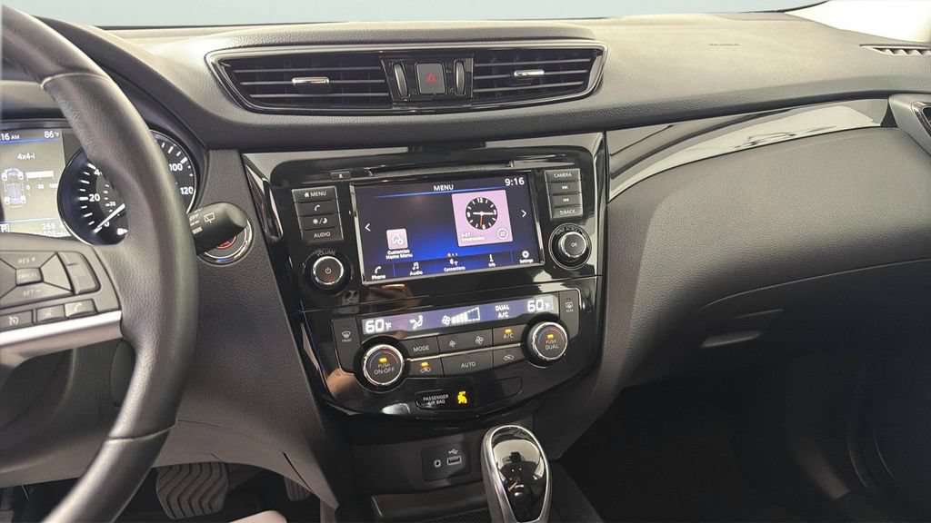 Used 2022 Nissan Rogue Sport SV AWD/4WD image 23