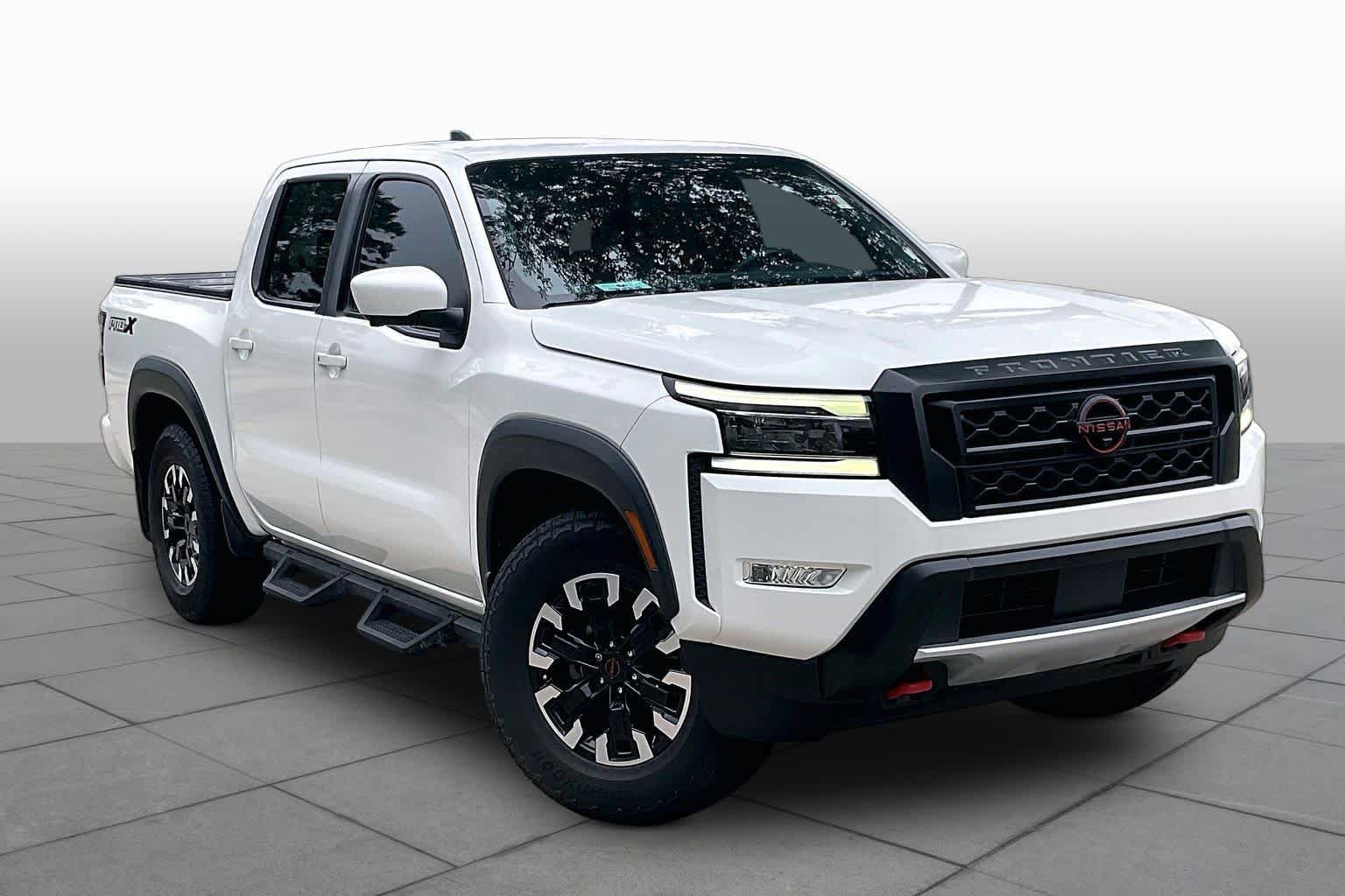 Used 2022 Nissan Frontier Pro-X RWD image 2