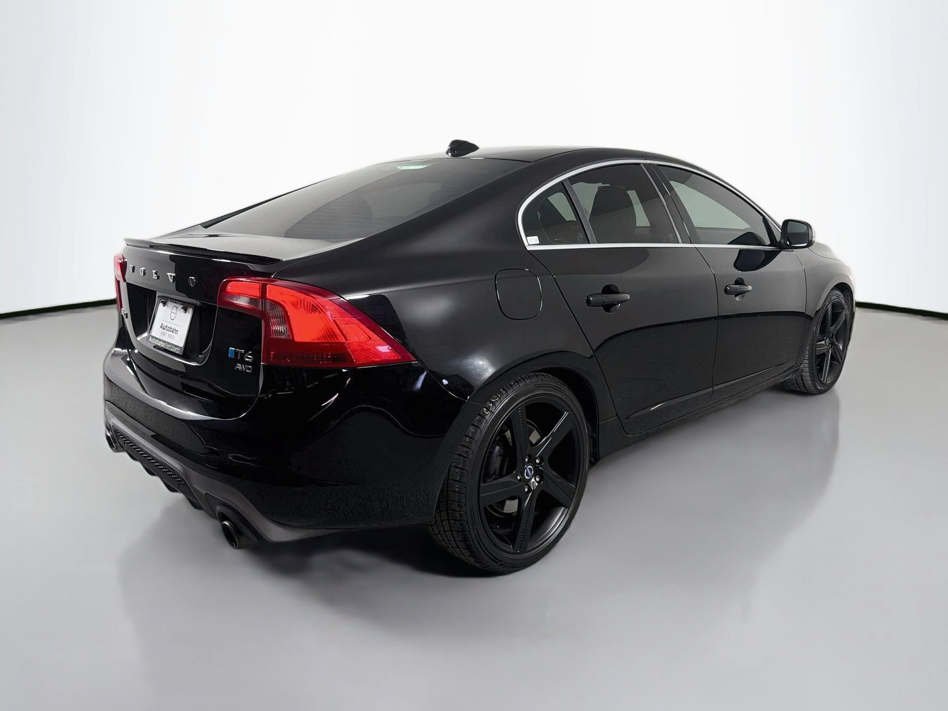 Used 2016 Volvo S60 T6 R-Design w/ Convenience Package AWD/4WD image 6