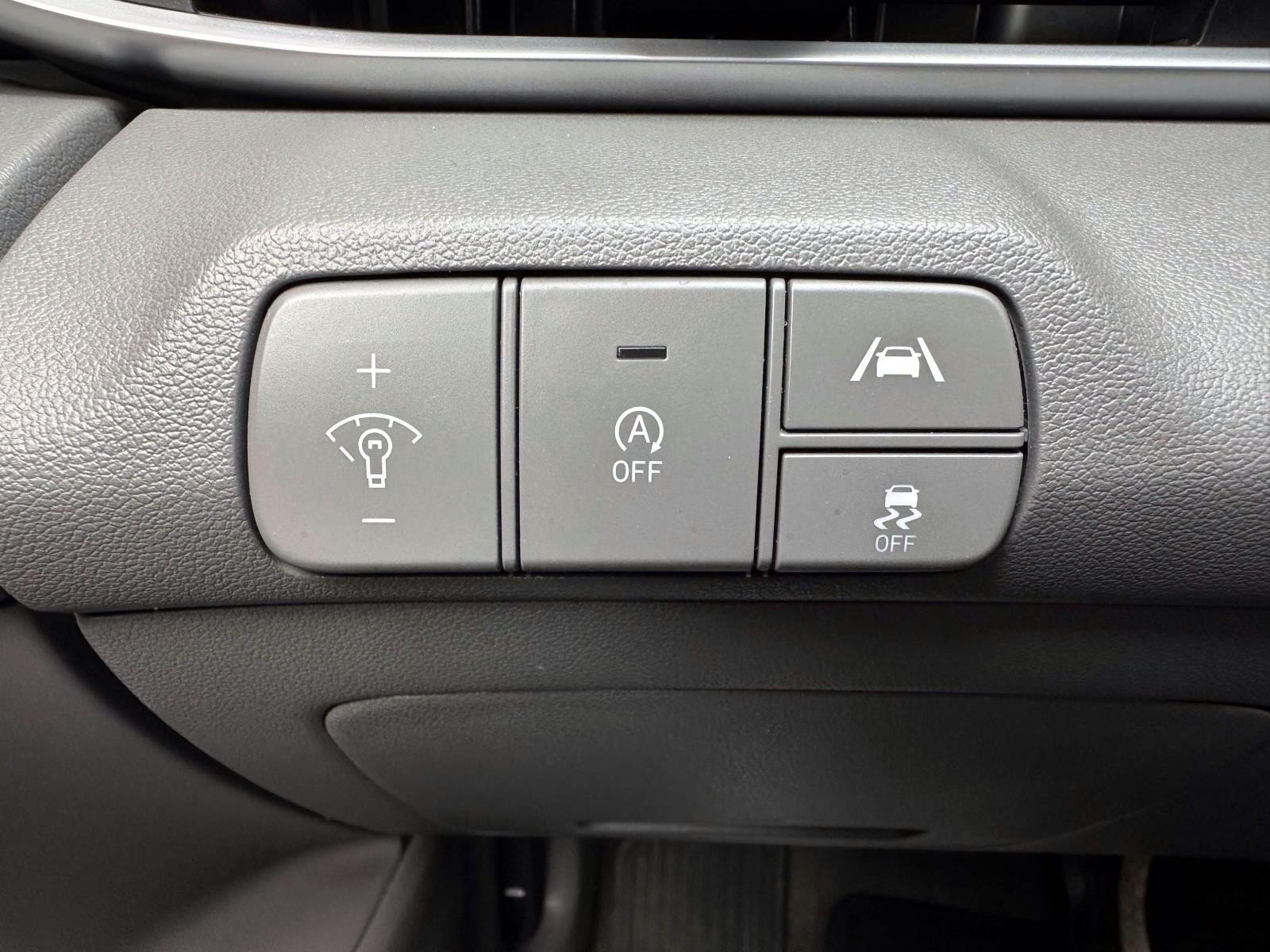 Used 2023 Hyundai Elantra SE FWD image 14