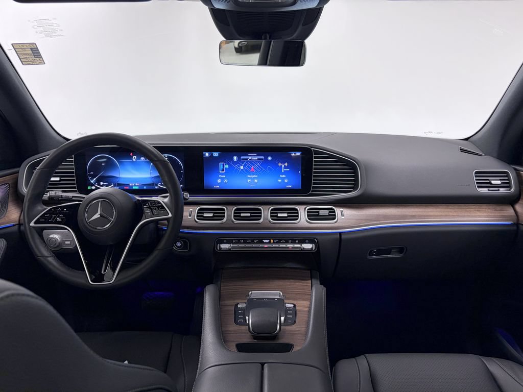 Certified 2025 Mercedes-Benz GLE 450e 4MATIC image 3