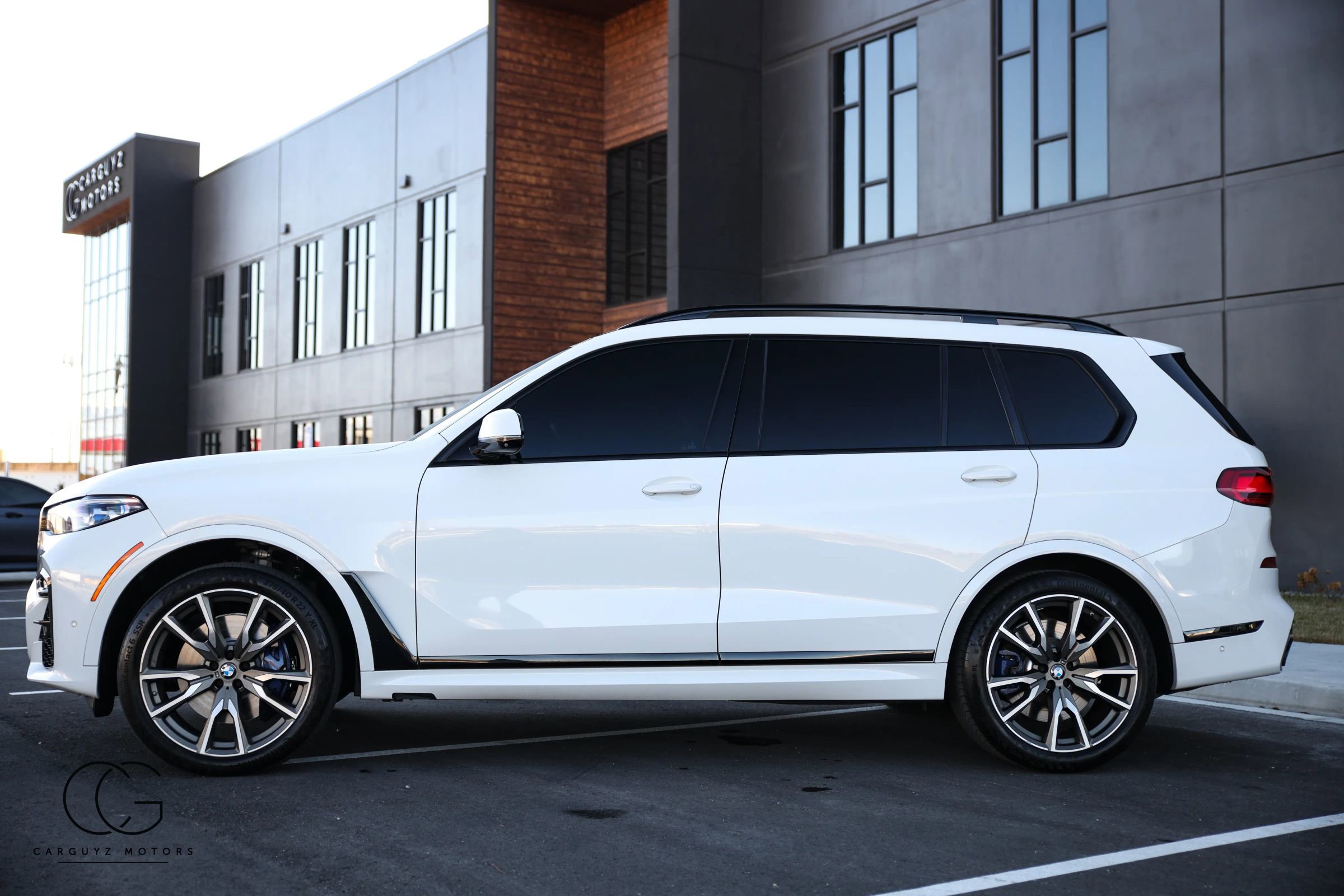 Used 2020 BMW X7 M50i w/ Dynamic Handling Package image 11