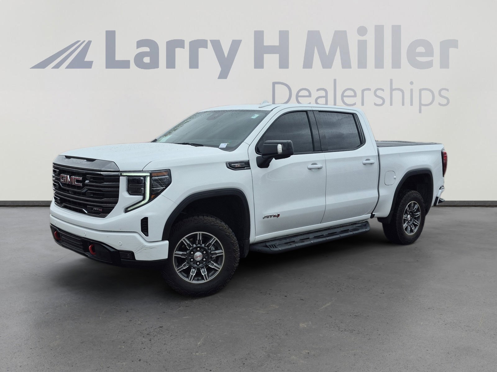 Used 2024 GMC Sierra 1500 AT4 w/ Technology Package image 1