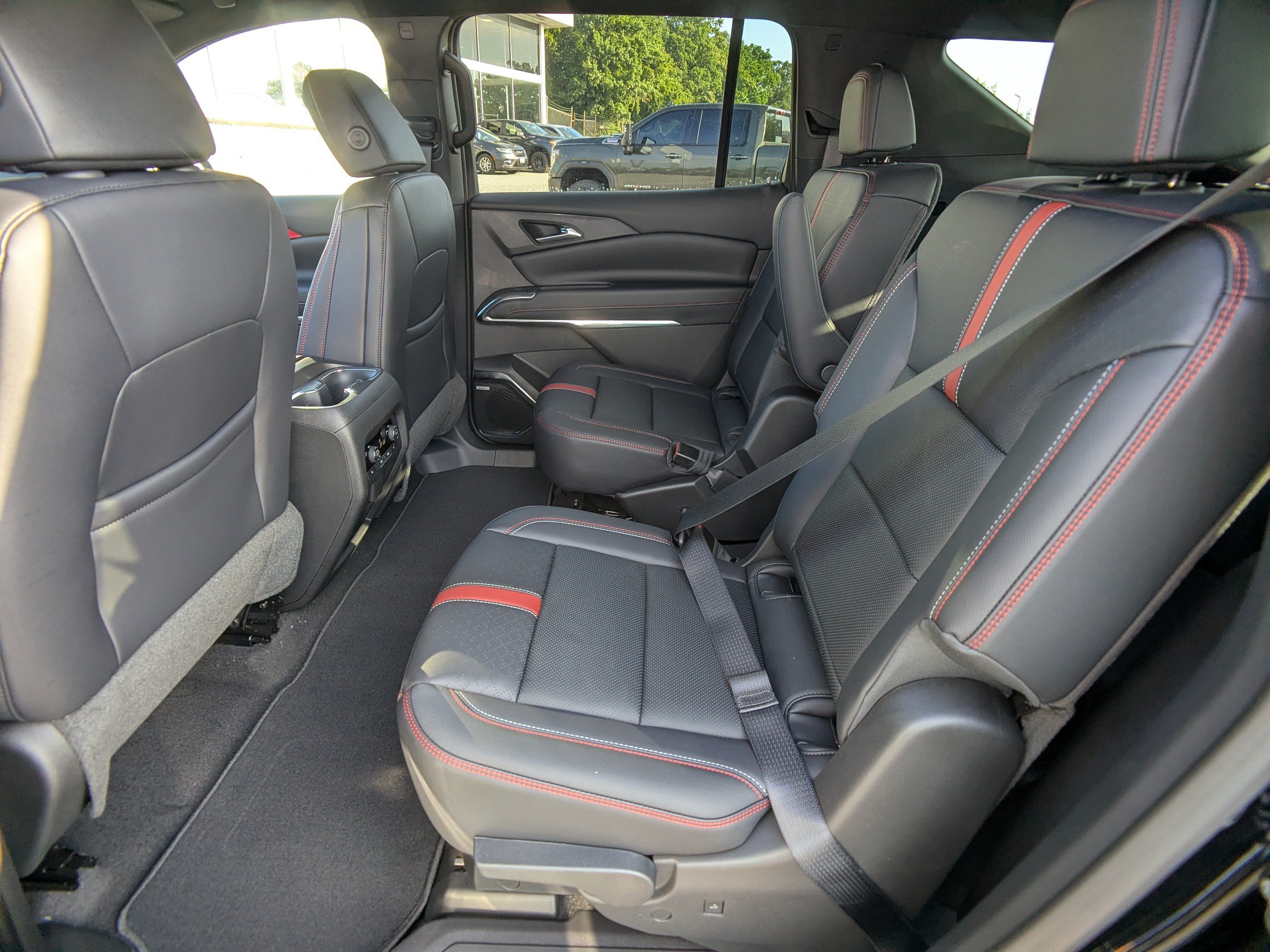 New 2026 Chevrolet Traverse RS AWD/4WD image 13