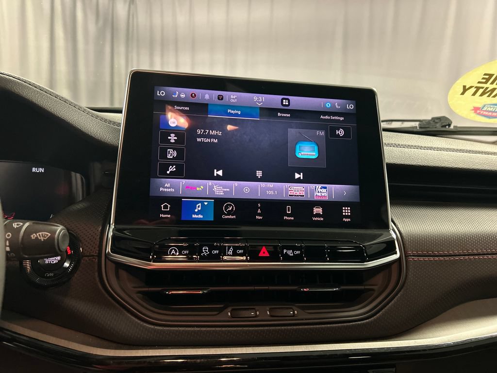 Used 2025 Jeep Compass Trailhawk w/ Trailhawk Elite Group AWD/4WD image 17