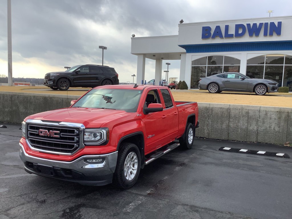 Used 2017 GMC Sierra 1500 SLE w/ SLE Value Package image 3