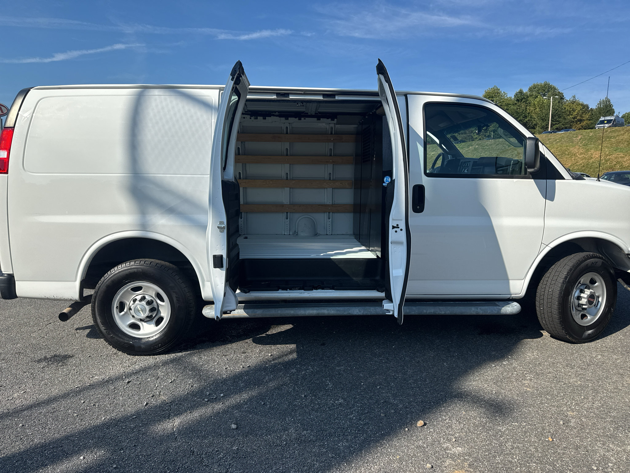 Used 2021 GMC Savana 2500 w/ Driver Convenience Package RWD image 15