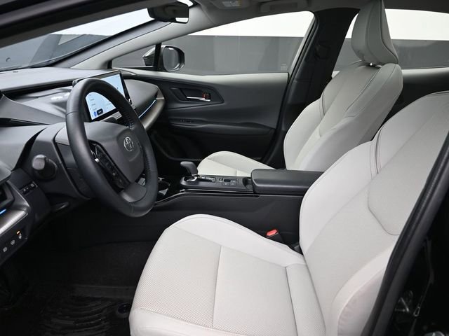 Used 2024 Toyota Prius XLE image 31