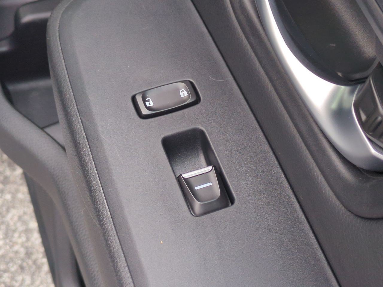 Used 2025 Honda Pilot Sport image 41