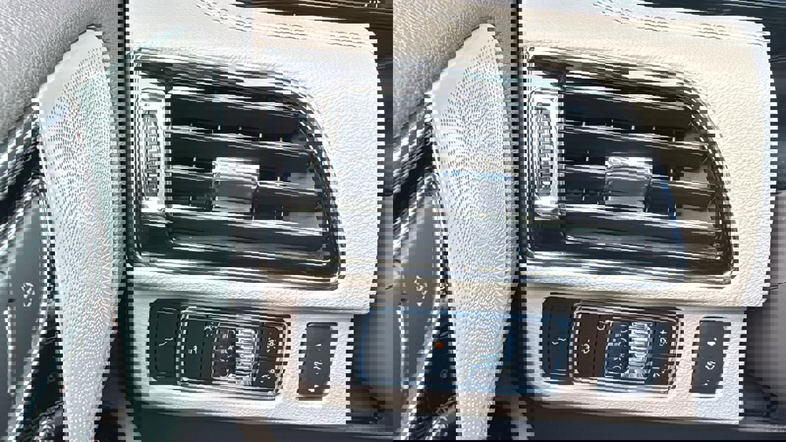 Used 2023 Lincoln Navigator Reserve w/ Equipment Group 201A image 20