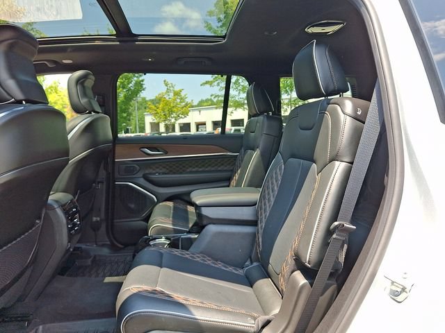 Used 2025 Jeep Grand Cherokee L Summit w/ Advanced Protech Group IV AWD/4WD image 10