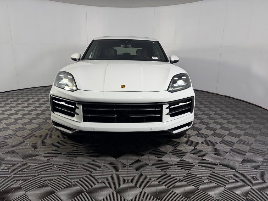 Used 2024 Porsche Cayenne image 5