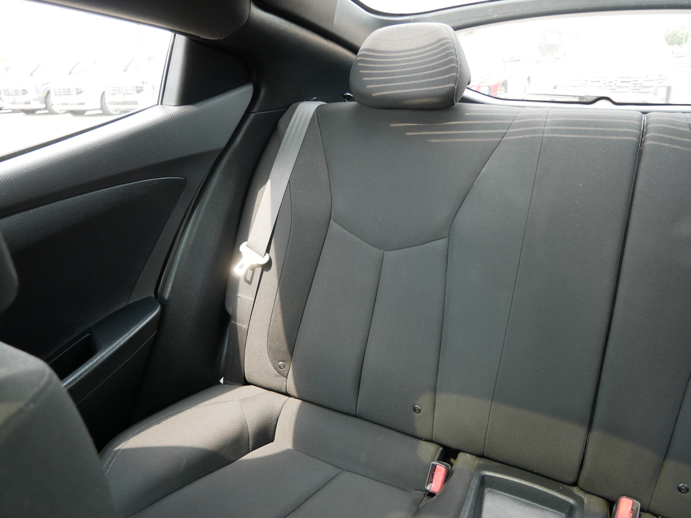 Used 2017 Hyundai Veloster Value Edition FWD image 12