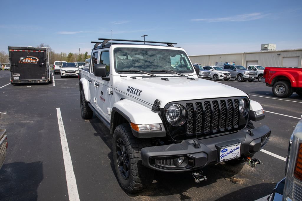 Used 2023 Jeep Gladiator Sport image 2