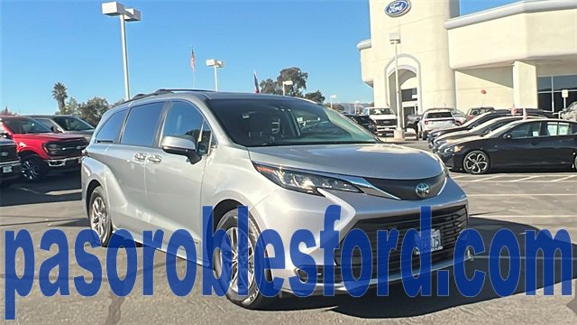 Used 2021 Toyota Sienna LE w/ LE Plus Package