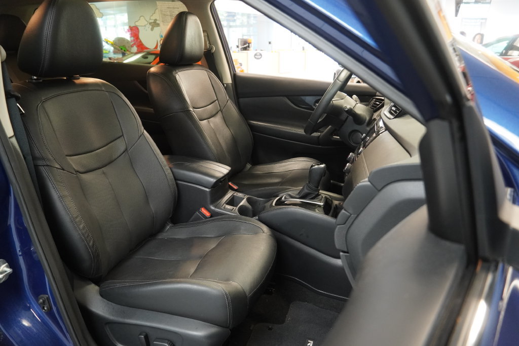 Used 2019 Nissan Rogue SL w/ Premium Package AWD/4WD image 34