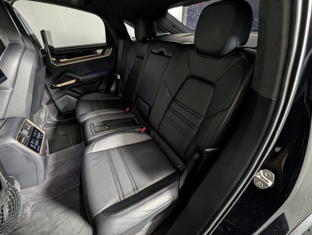 Certified 2024 Porsche Cayenne Turbo GT AWD/4WD image 23