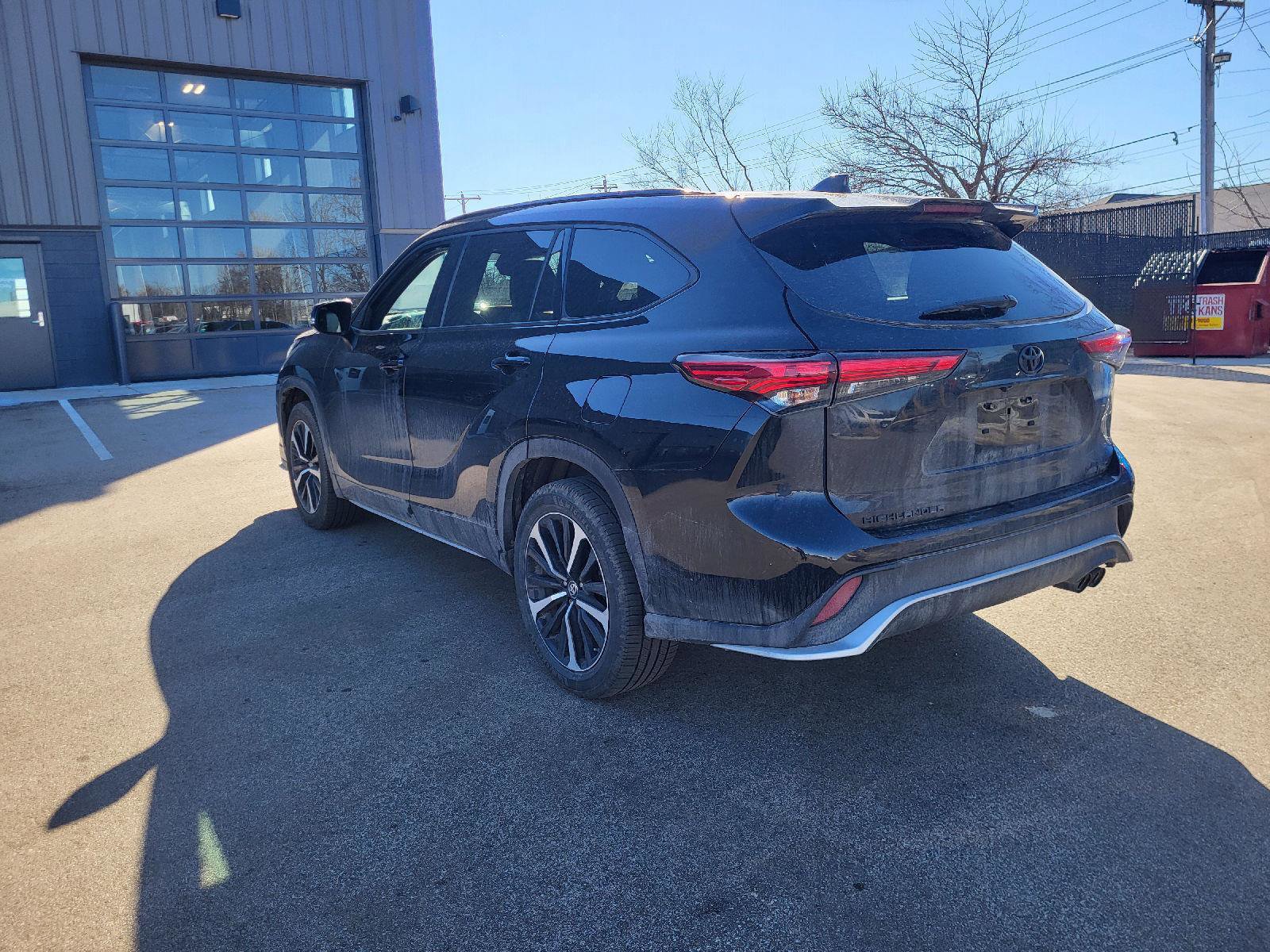 Used 2021 Toyota Highlander XSE image 4