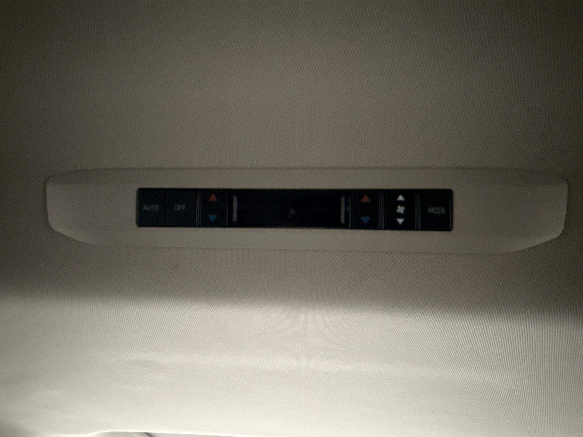 Used 2024 Toyota Sienna XLE image 19