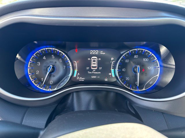 Used 2023 Chrysler Pacifica Touring-L FWD image 20