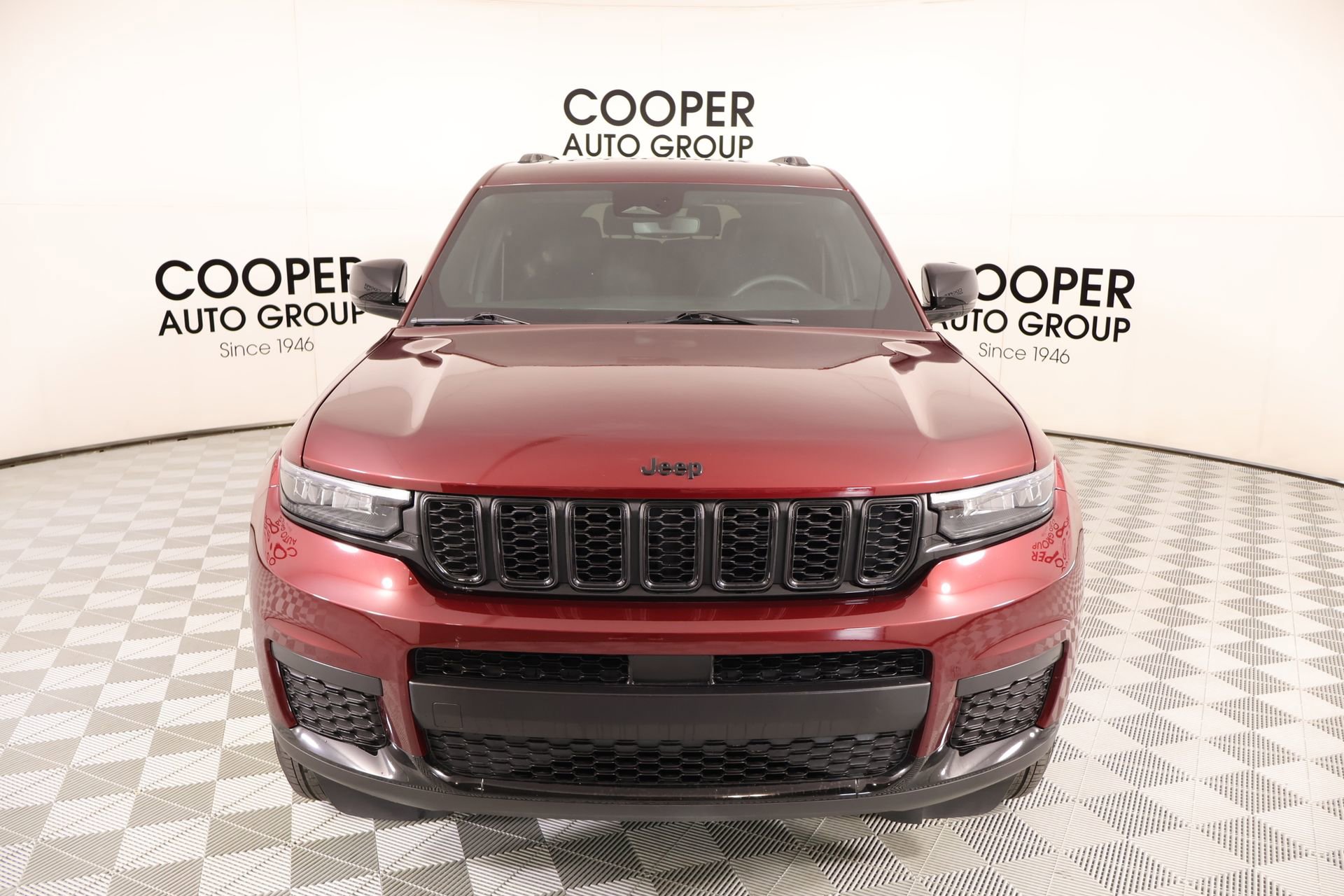 Used 2024 Jeep Grand Cherokee L Altitude AWD/4WD image 9