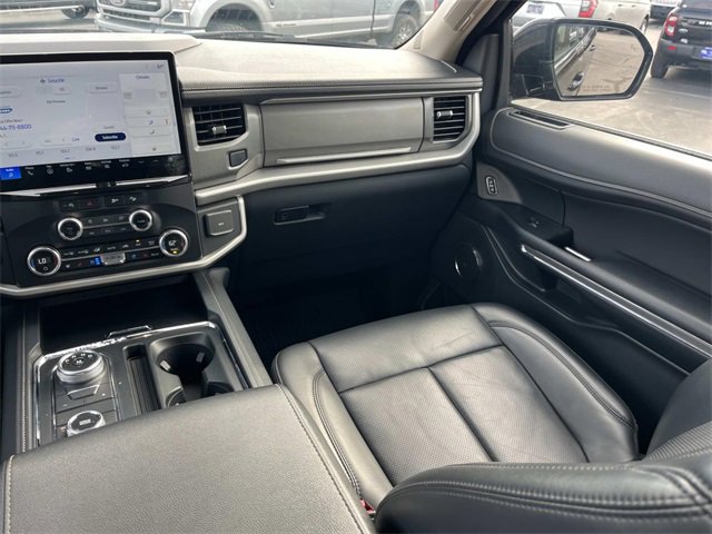 Used 2024 Ford Expedition Max XLT image 15