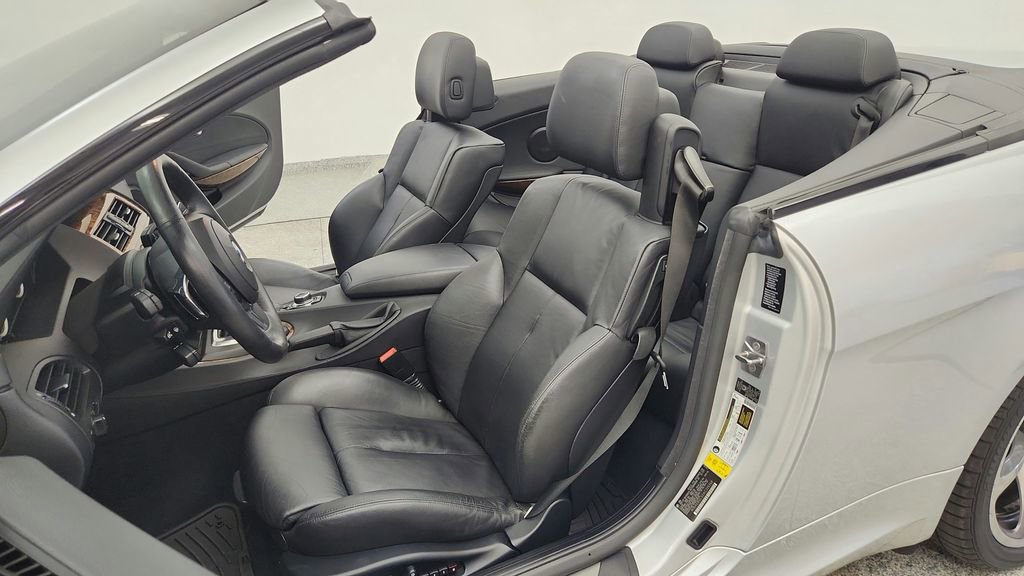 Used 2010 BMW 650i Convertible RWD image 16