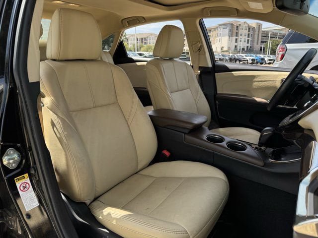 Used 2014 Toyota Avalon XLE Touring FWD image 31