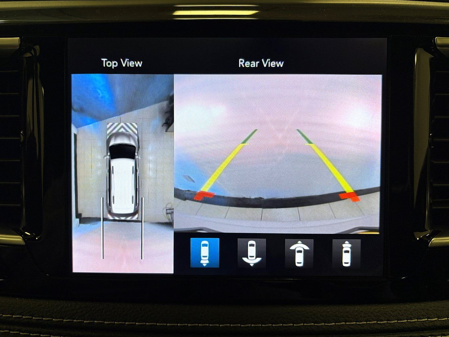 Used 2019 Chrysler Pacifica Limited w/ Advanced Safetytec Group FWD image 20