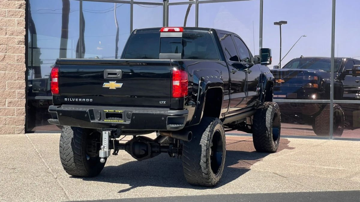 Used 2015 Chevrolet Silverado 2500 LTZ w/ Duramax Plus Package AWD/4WD image 15