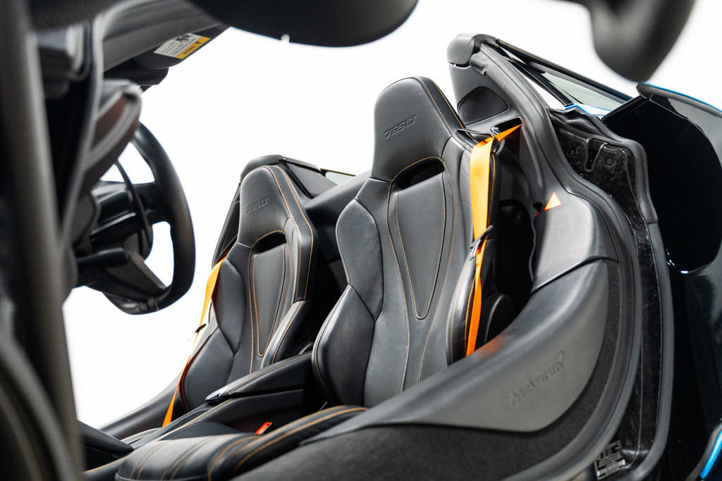 Used 2022 McLaren 765LT RWD image 5